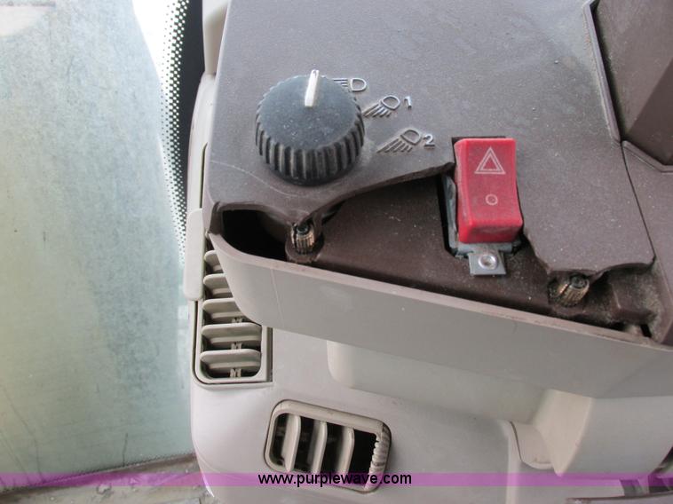 image for item I8840 2004 John Deere 6420 tractor