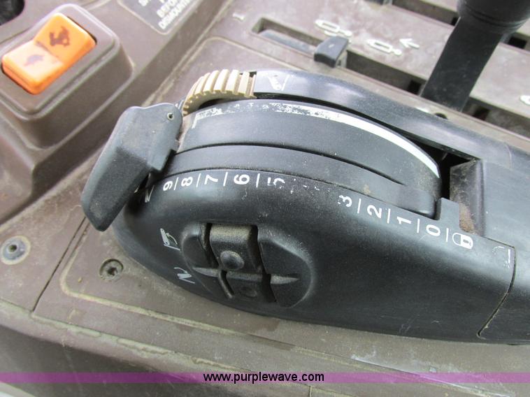 image for item I8840 2004 John Deere 6420 tractor