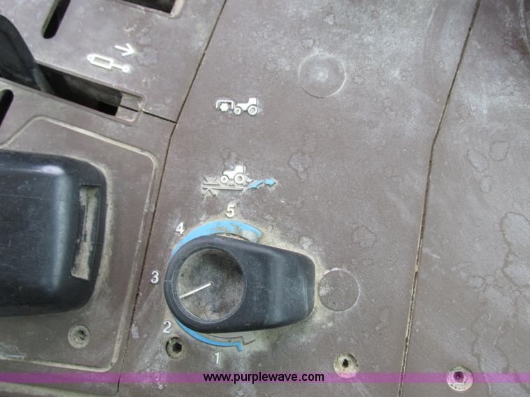 image for item I8840 2004 John Deere 6420 tractor