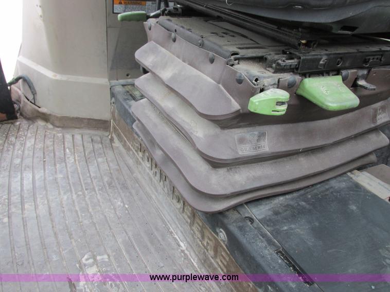 image for item I8840 2004 John Deere 6420 tractor