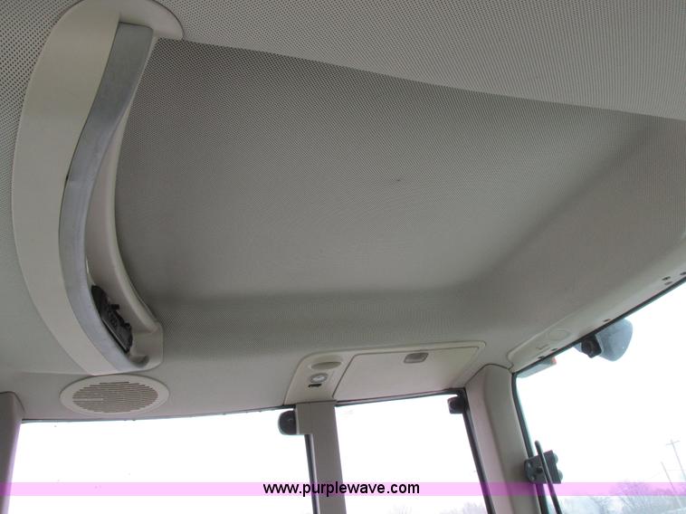 image for item I8840 2004 John Deere 6420 tractor