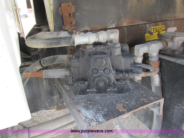 image for item I8875 2009 International 7300 dump truck