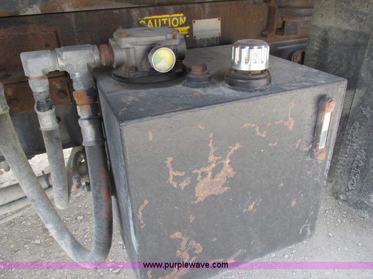 image for item I8875 2009 International 7300 dump truck