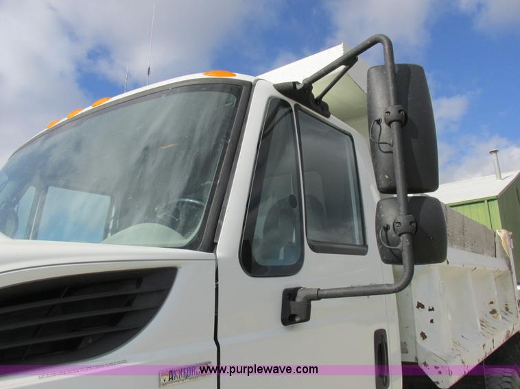 image for item I8875 2009 International 7300 dump truck
