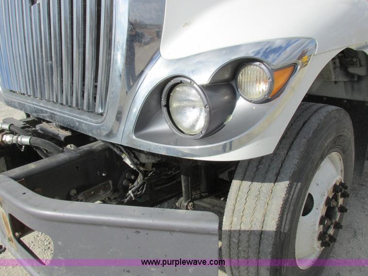 image for item I8875 2009 International 7300 dump truck