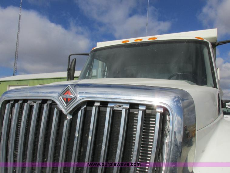 image for item I8875 2009 International 7300 dump truck