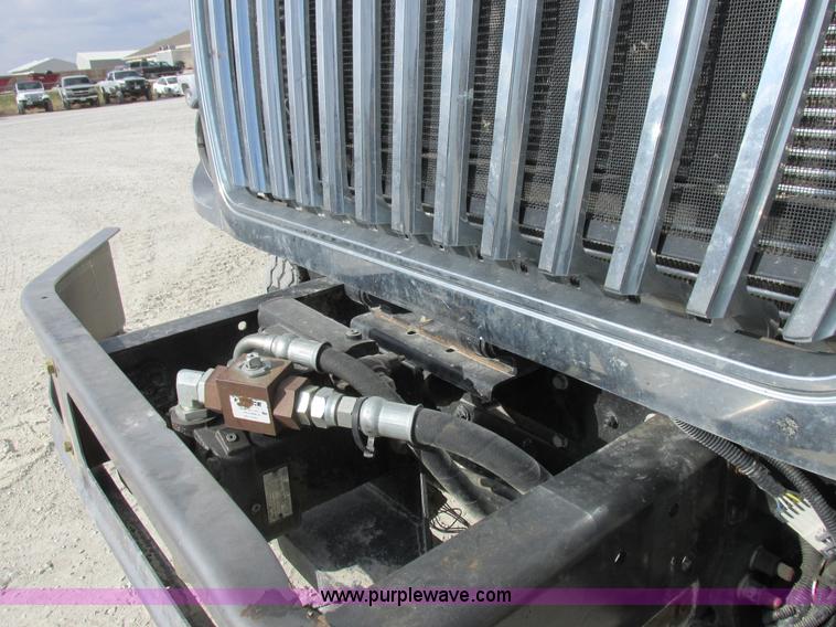 image for item I8875 2009 International 7300 dump truck