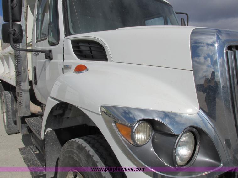 image for item I8875 2009 International 7300 dump truck