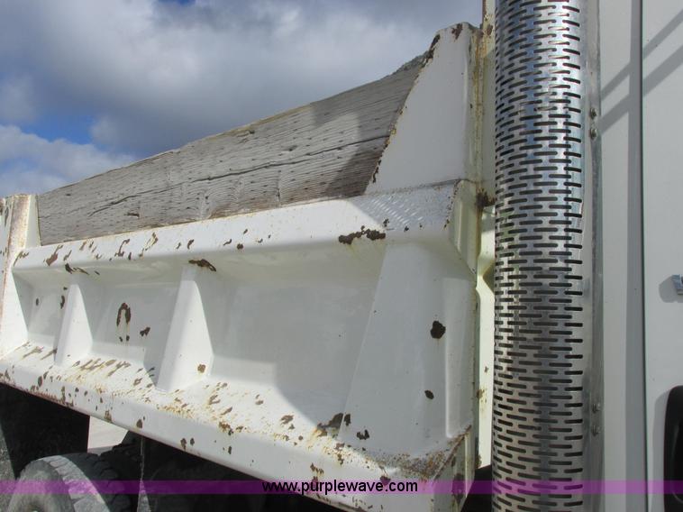 image for item I8875 2009 International 7300 dump truck