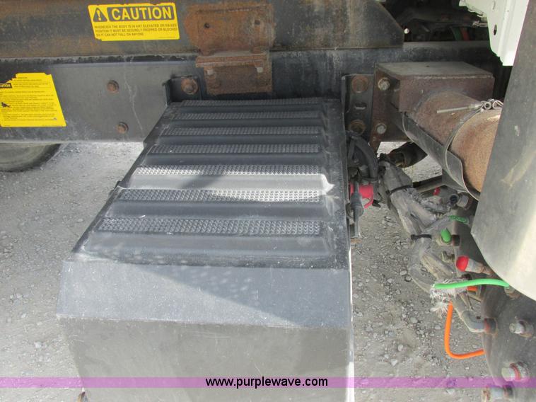 image for item I8875 2009 International 7300 dump truck