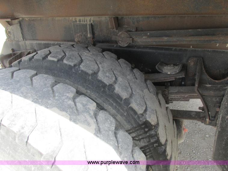 image for item I8875 2009 International 7300 dump truck