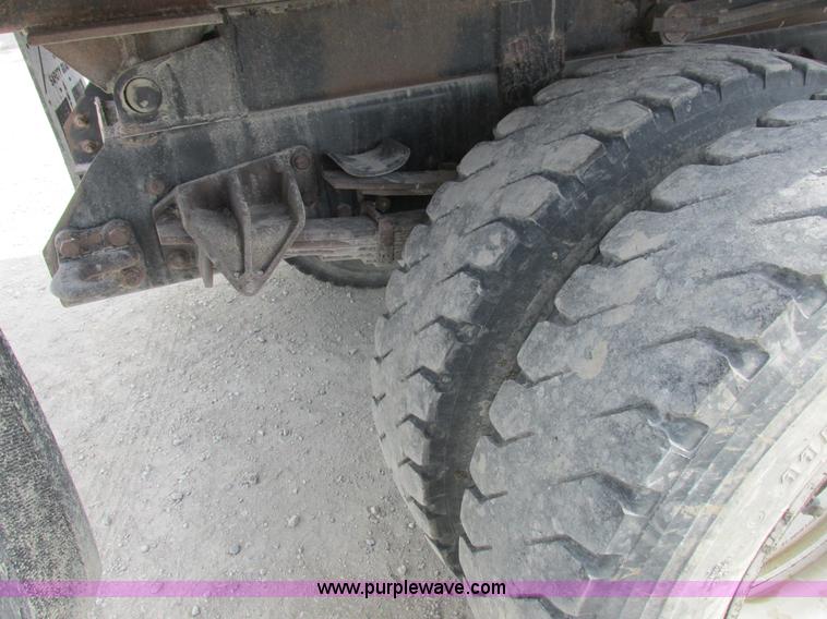 image for item I8875 2009 International 7300 dump truck