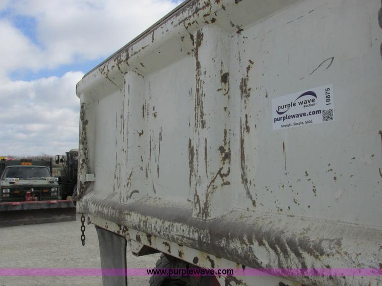 image for item I8875 2009 International 7300 dump truck