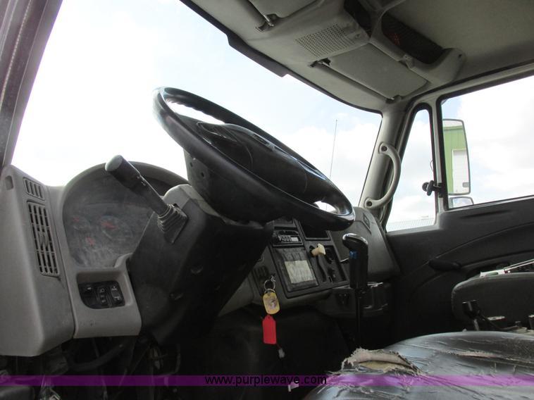 image for item I8875 2009 International 7300 dump truck