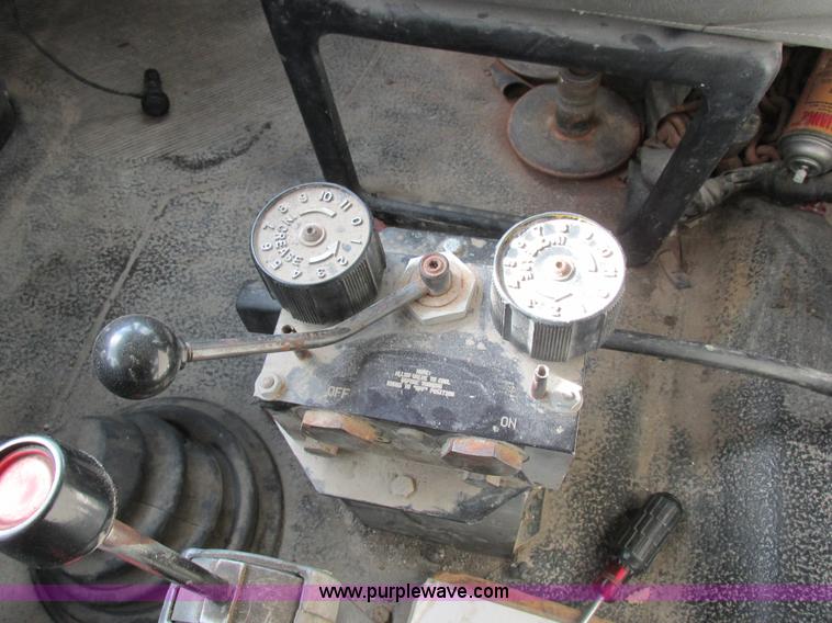 image for item I8875 2009 International 7300 dump truck