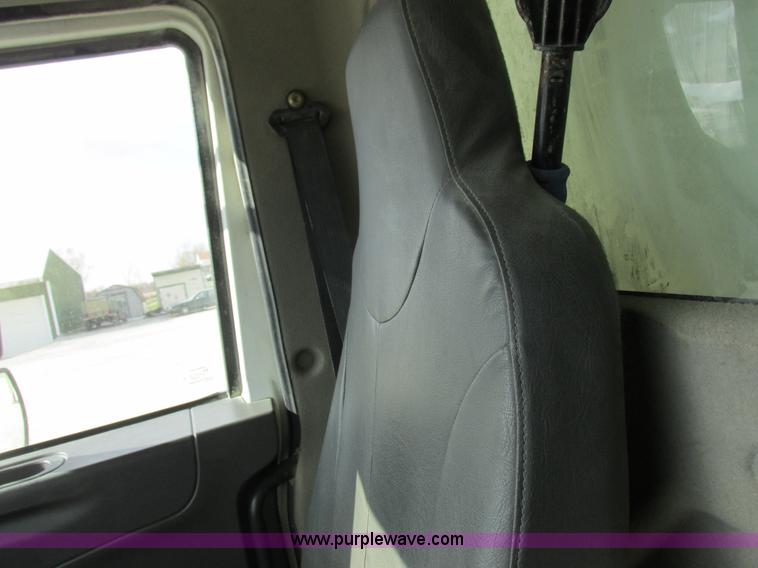 image for item I8875 2009 International 7300 dump truck