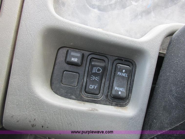 image for item I8875 2009 International 7300 dump truck