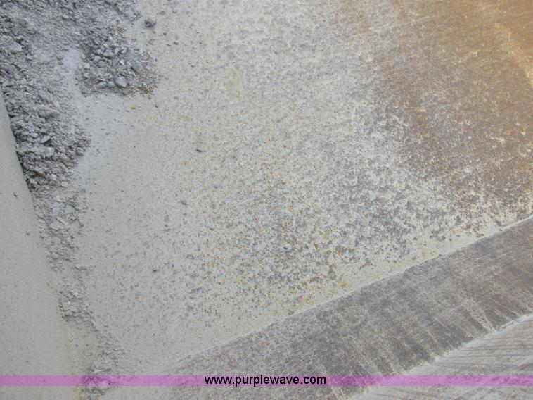 image for item I8875 2009 International 7300 dump truck