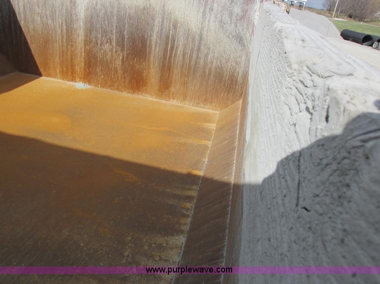 image for item I8875 2009 International 7300 dump truck