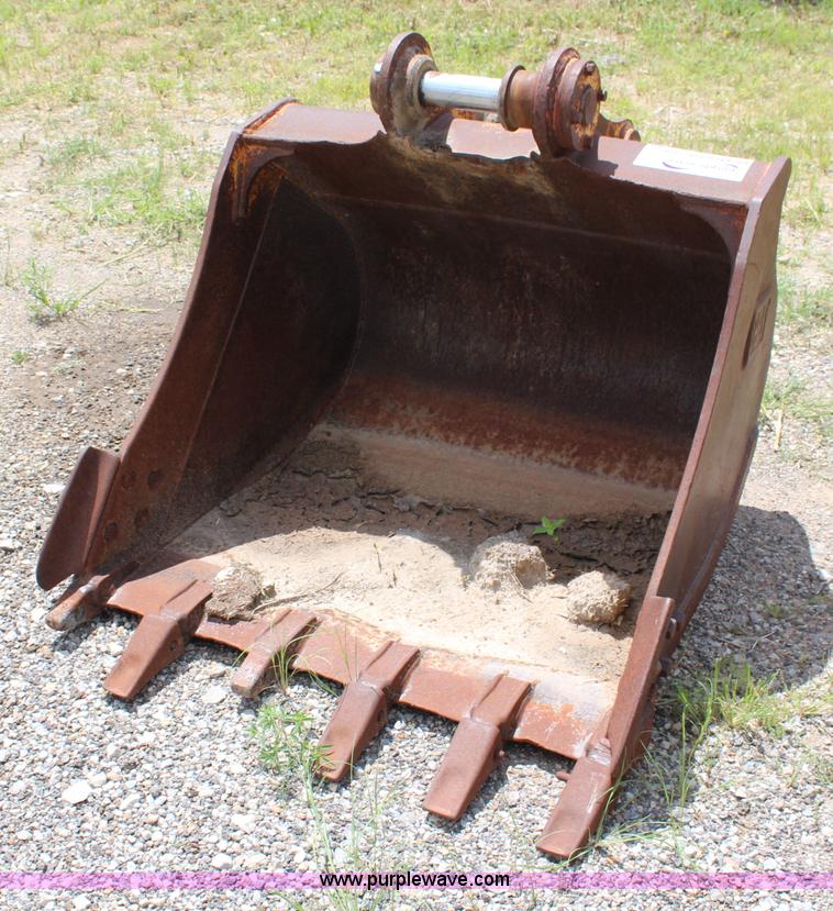 image for item J2173 Caterpillar 42" excavator bucket