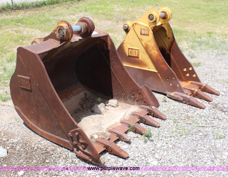 image for item J2173 Caterpillar 42" excavator bucket