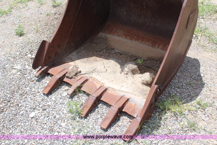 image for item J2173 Caterpillar 42" excavator bucket
