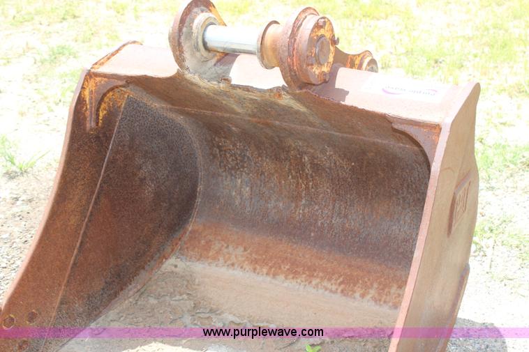image for item J2173 Caterpillar 42" excavator bucket