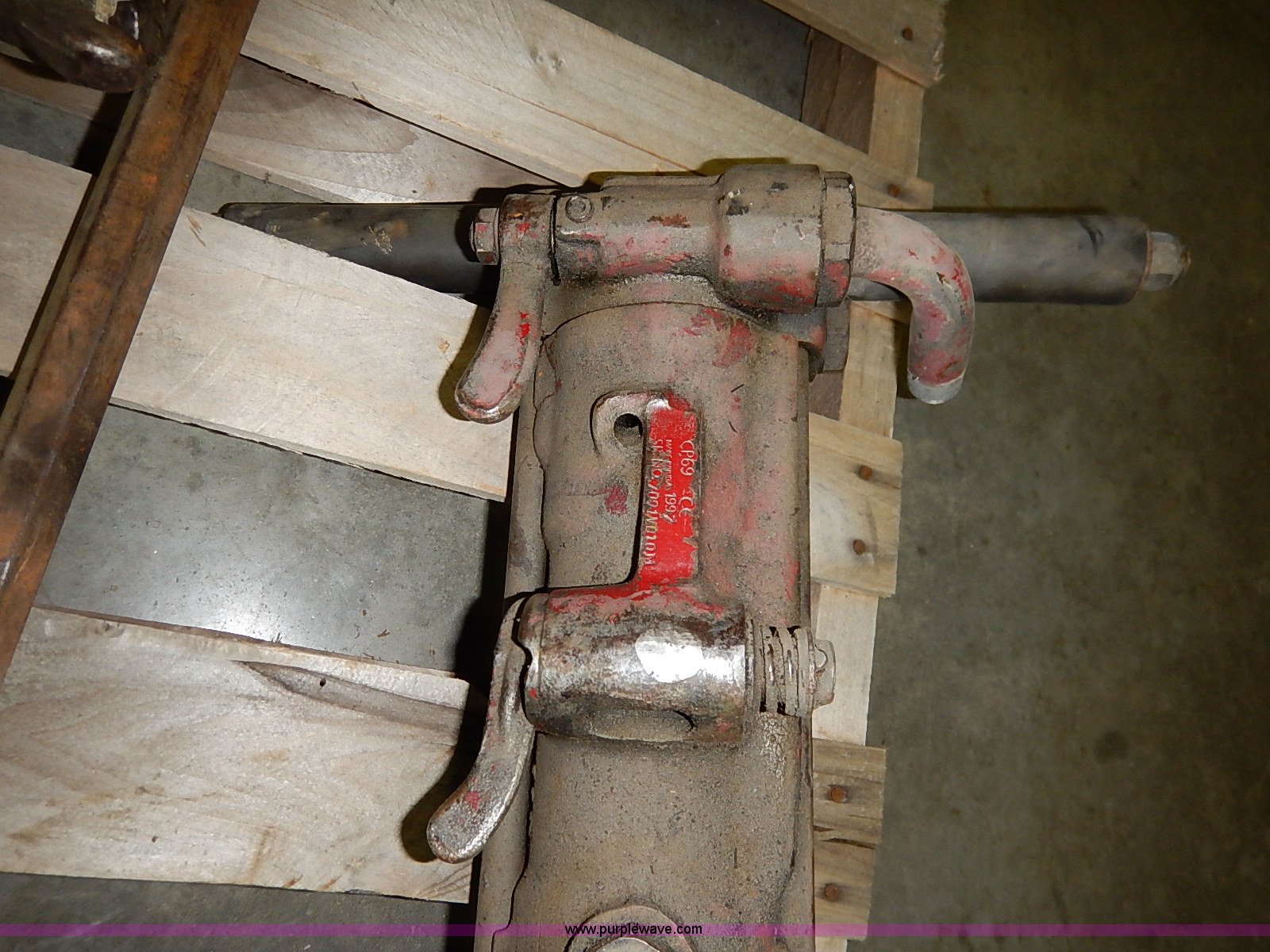 (2) air jack hammers and bits in Olathe, KS Item AY9016 sold Purple