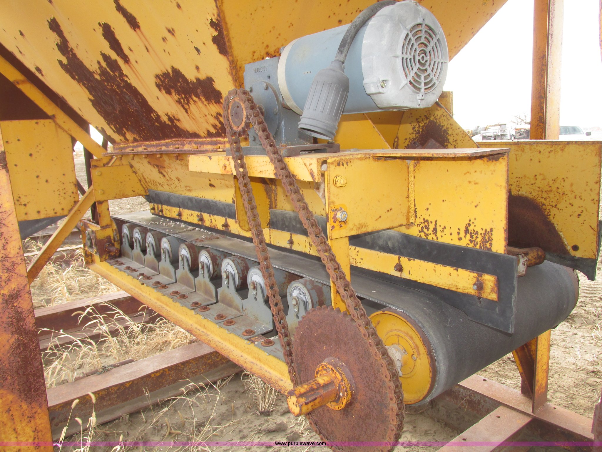Double bin aggregate hopper/feeder in Modale, IA Item G9865 sold