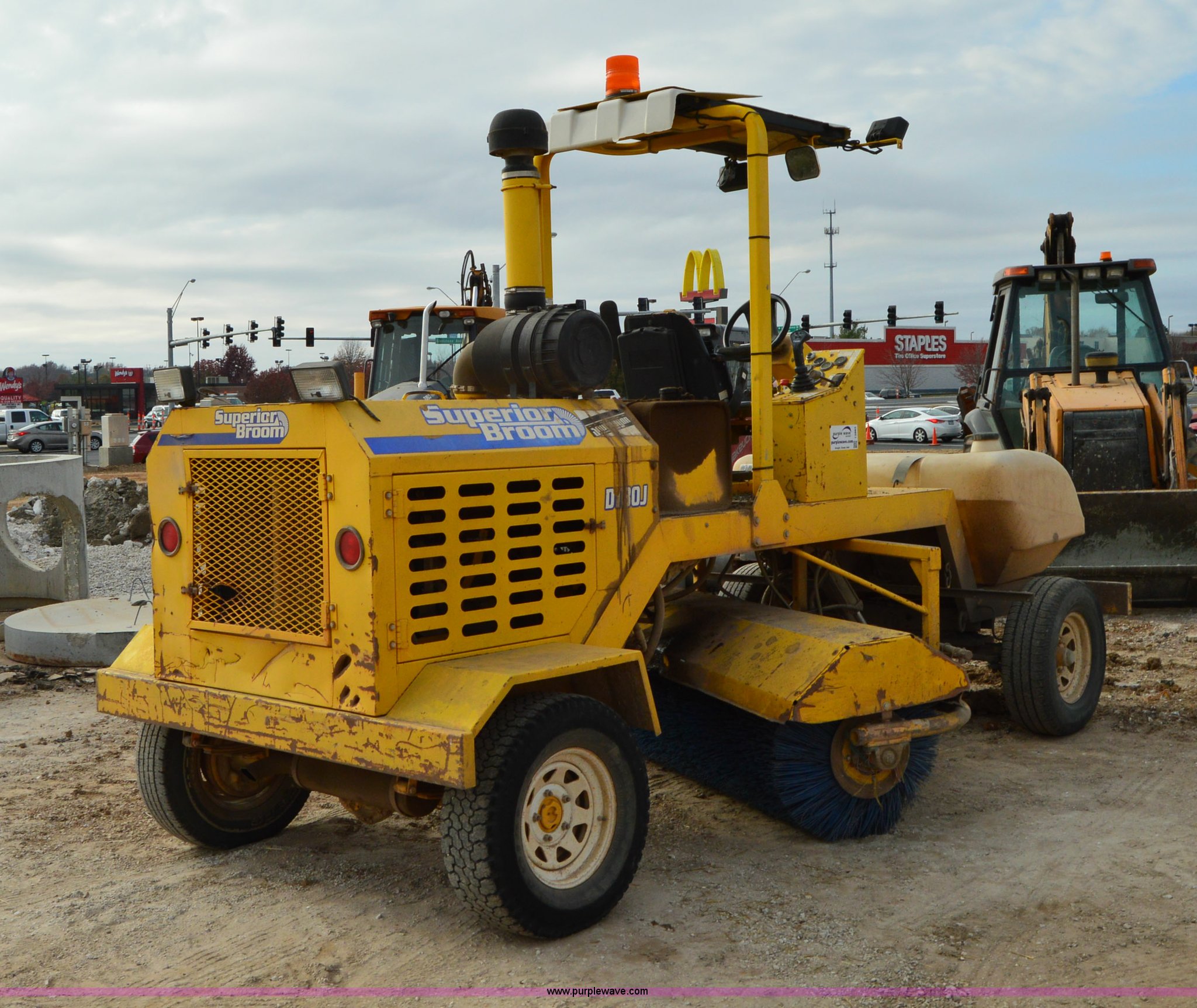 Superior DT80J broom in Springfield, MO Item I2883 sold Purple Wave