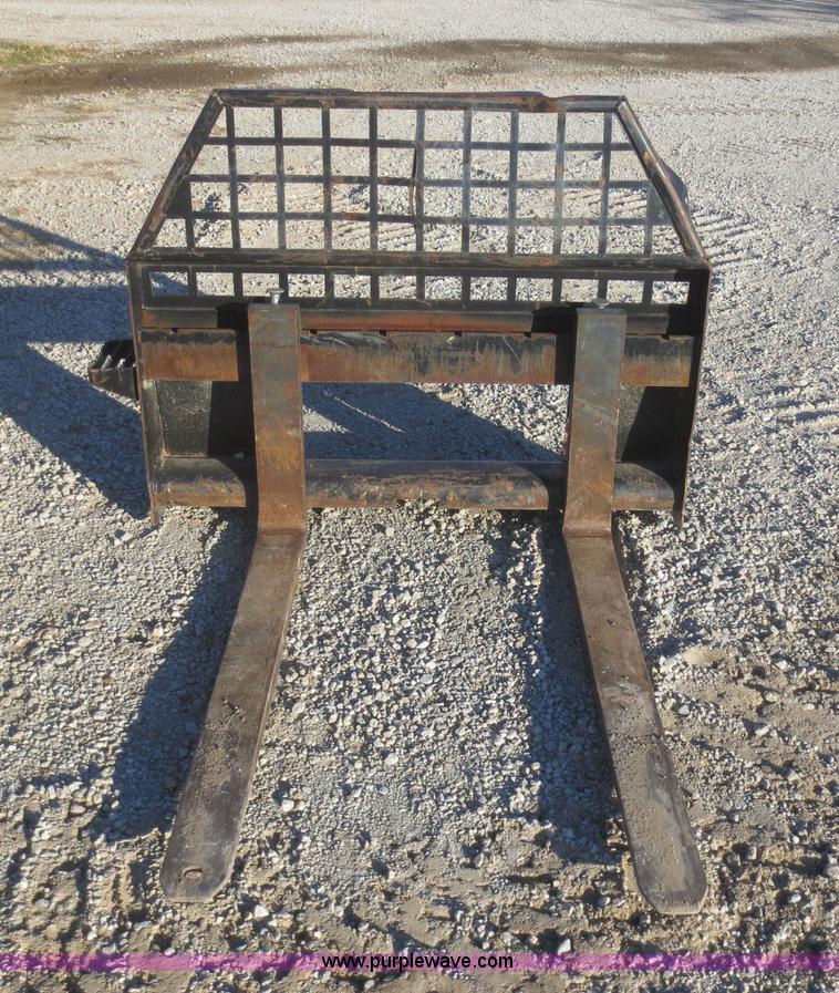 image for item AZ9130 Caterpillar pallet forks
