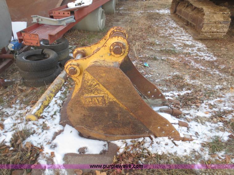 image for item BA9468 Caterpillar 26"W excavator bucket