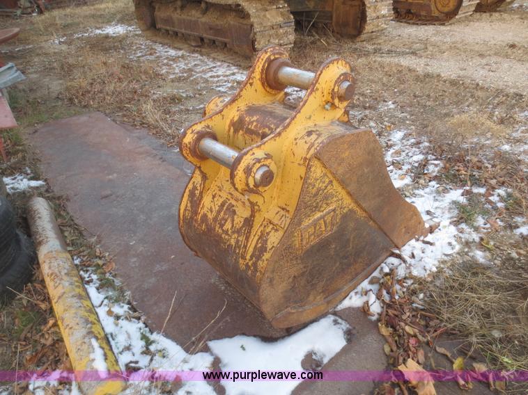image for item BA9468 Caterpillar 26"W excavator bucket