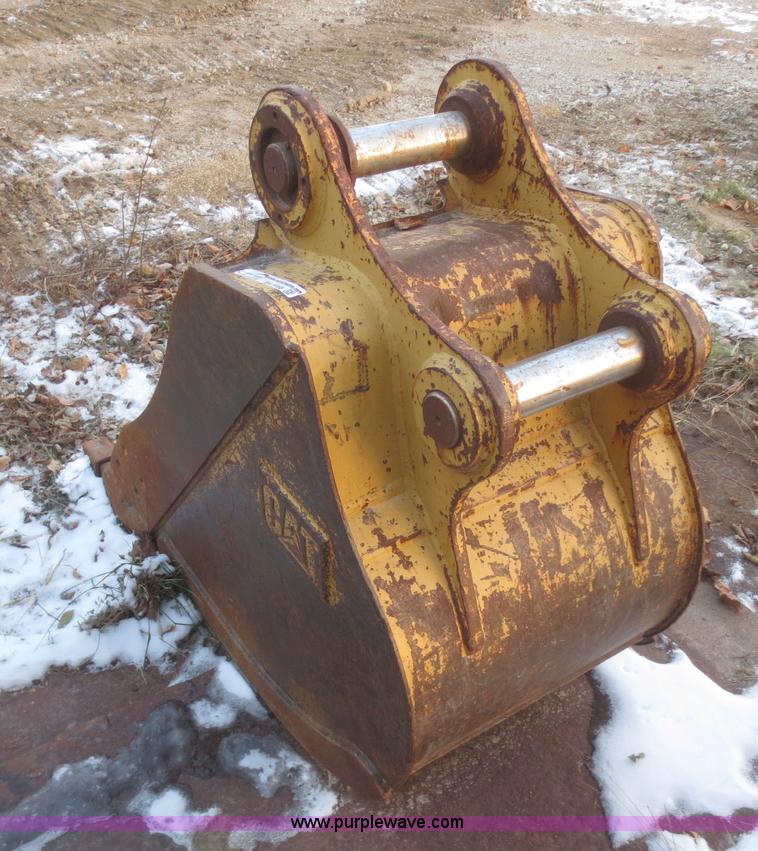 image for item BA9468 Caterpillar 26"W excavator bucket