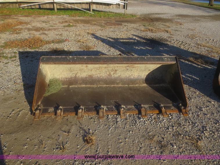 image for item BA9476 Caterpillar skid steer bucket