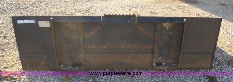 image for item BA9476 Caterpillar skid steer bucket