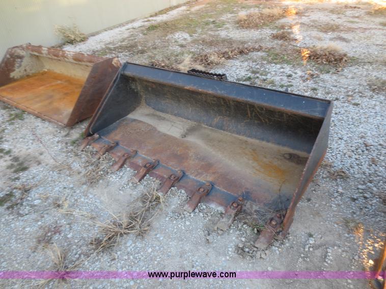 image for item BA9490 Caterpillar skid steer bucket