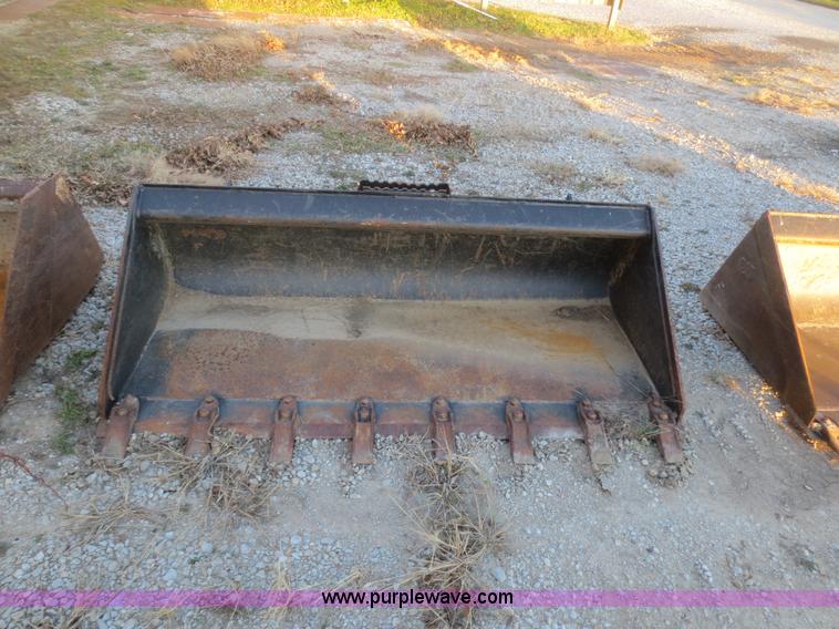 image for item BA9490 Caterpillar skid steer bucket