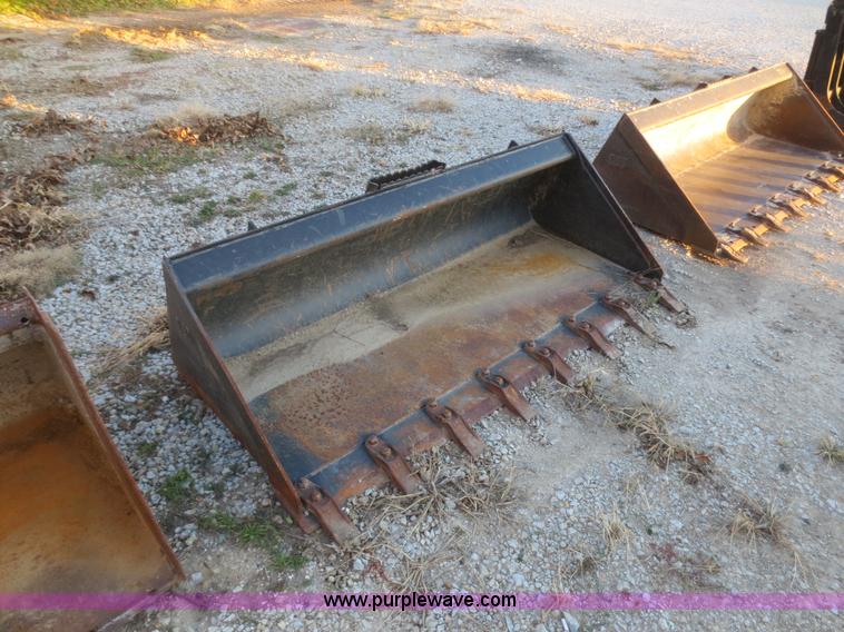 image for item BA9490 Caterpillar skid steer bucket