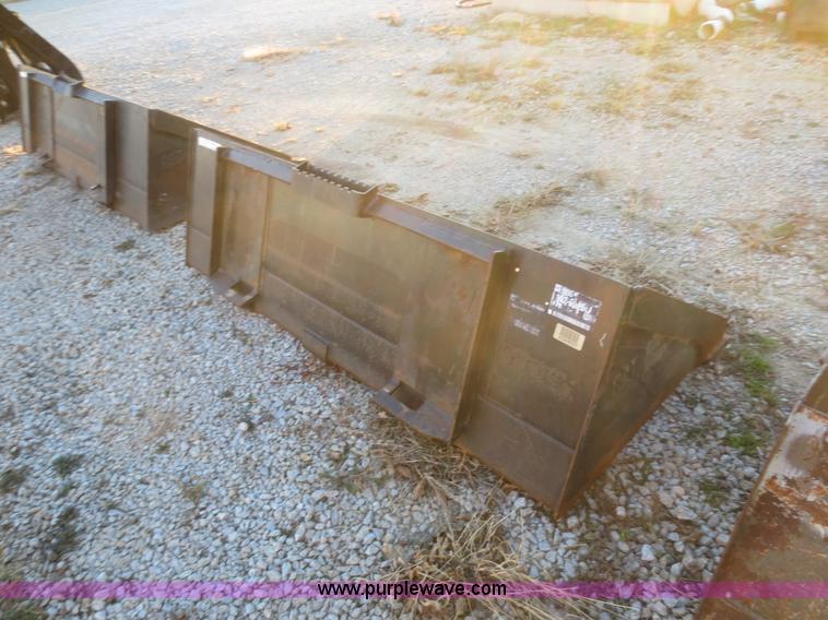 image for item BA9490 Caterpillar skid steer bucket