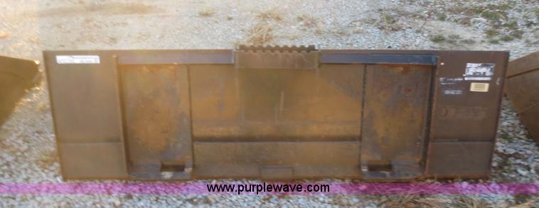 image for item BA9490 Caterpillar skid steer bucket