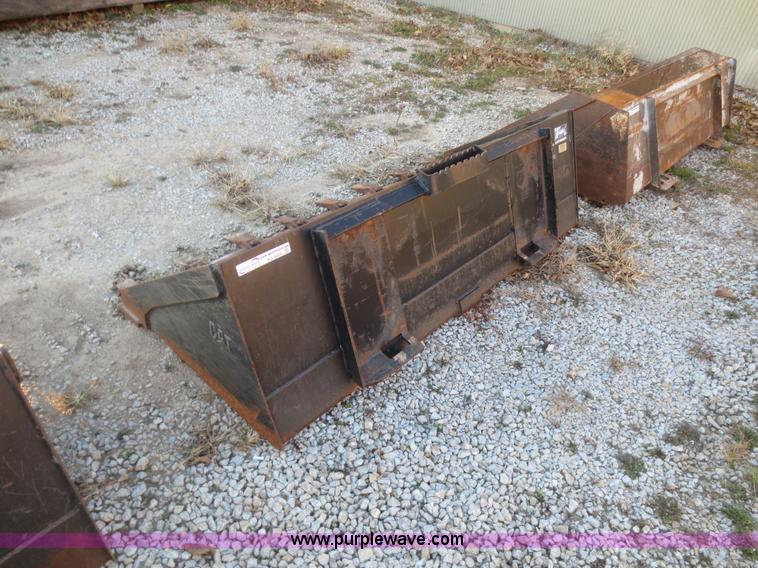 image for item BA9490 Caterpillar skid steer bucket