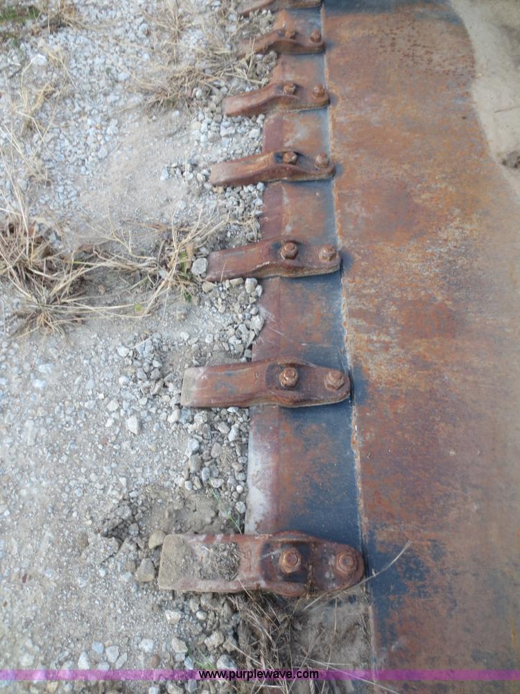 image for item BA9490 Caterpillar skid steer bucket