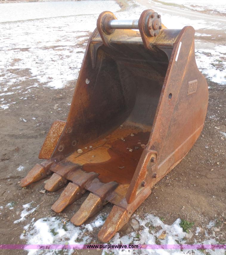 image for item BA9492 Caterpillar 42" excavator bucket