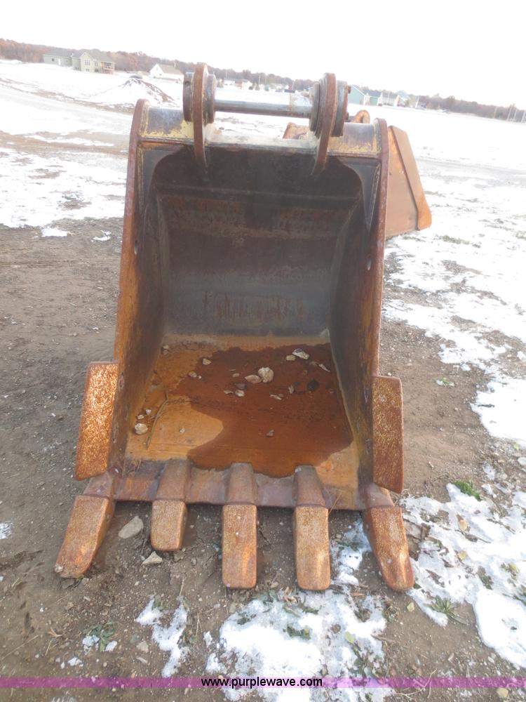 image for item BA9492 Caterpillar 42" excavator bucket