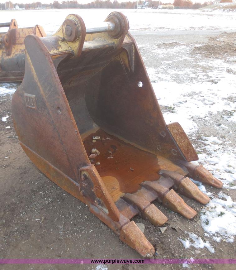 image for item BA9492 Caterpillar 42" excavator bucket