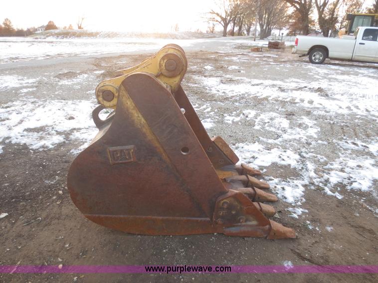 image for item BA9492 Caterpillar 42" excavator bucket