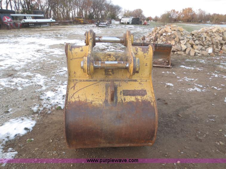 image for item BA9492 Caterpillar 42" excavator bucket