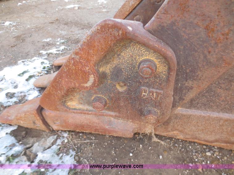 image for item BA9492 Caterpillar 42" excavator bucket