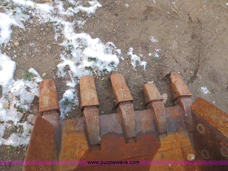 image for item BA9492 Caterpillar 42" excavator bucket